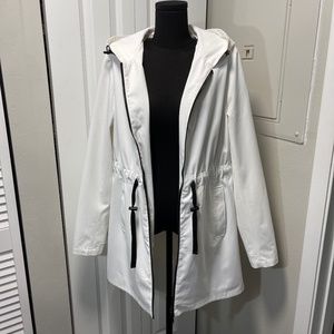 $175+Sam Edelman White/Black Hooded Water Repellent Rain Jacket Sz M